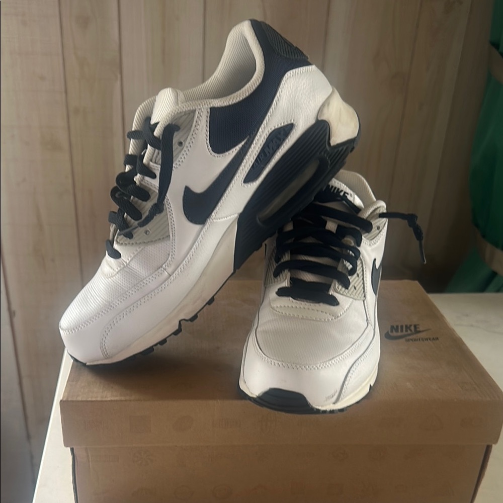 Nike Air Max 90, Size 11, White/Neutral Grey - Obsidian